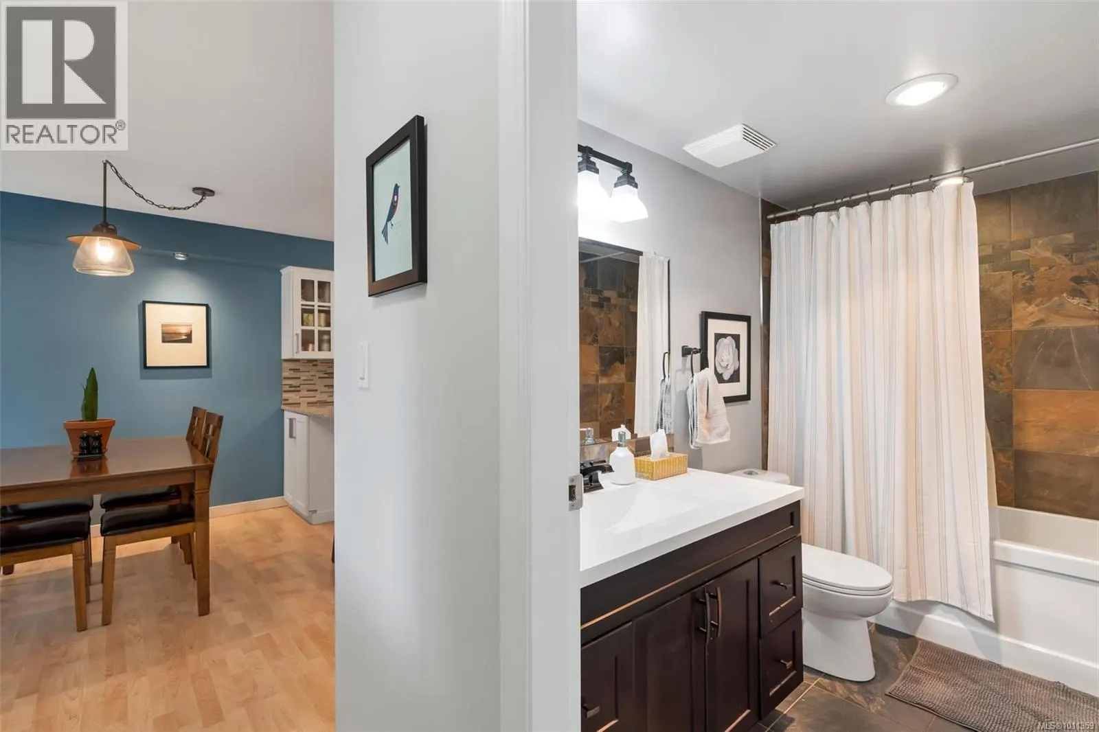 205 7070 West Saanich Rd