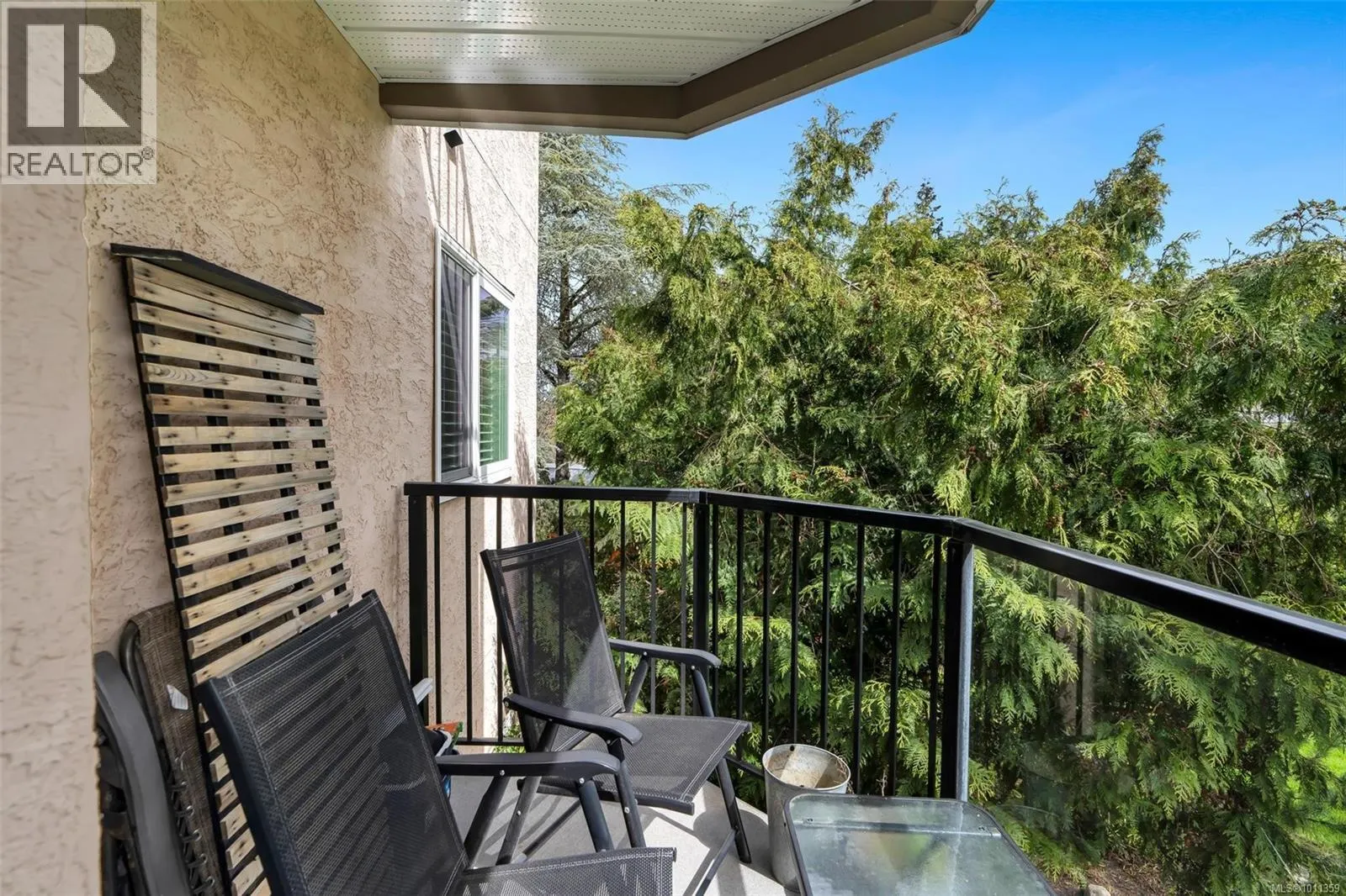 205 7070 West Saanich Rd