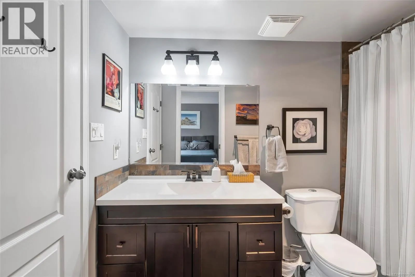 205 7070 West Saanich Rd