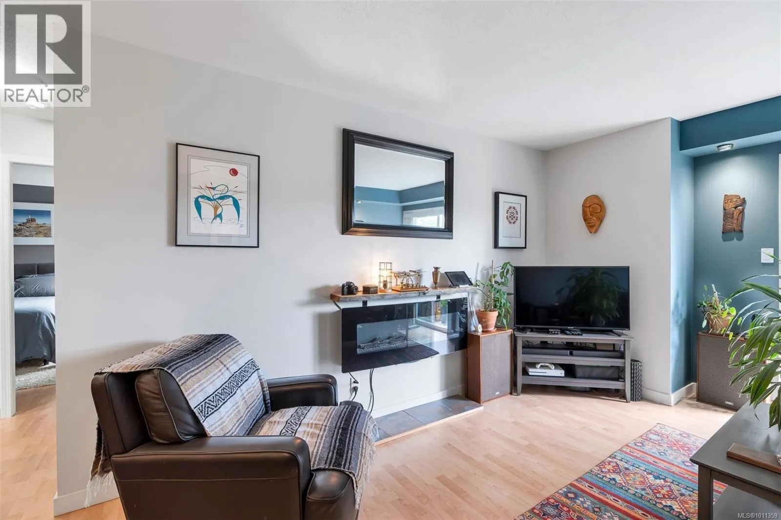 205 7070 West Saanich Rd
