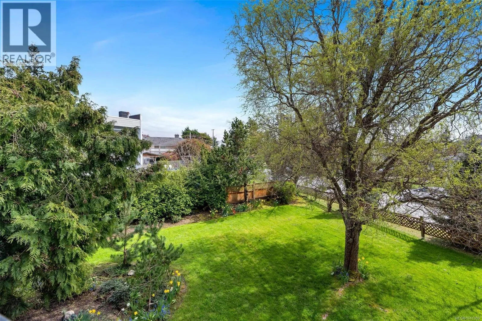 205 7070 West Saanich Rd