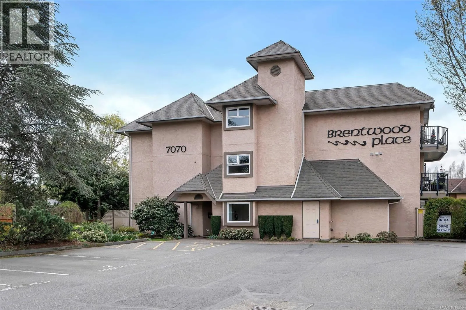 205 7070 West Saanich Rd