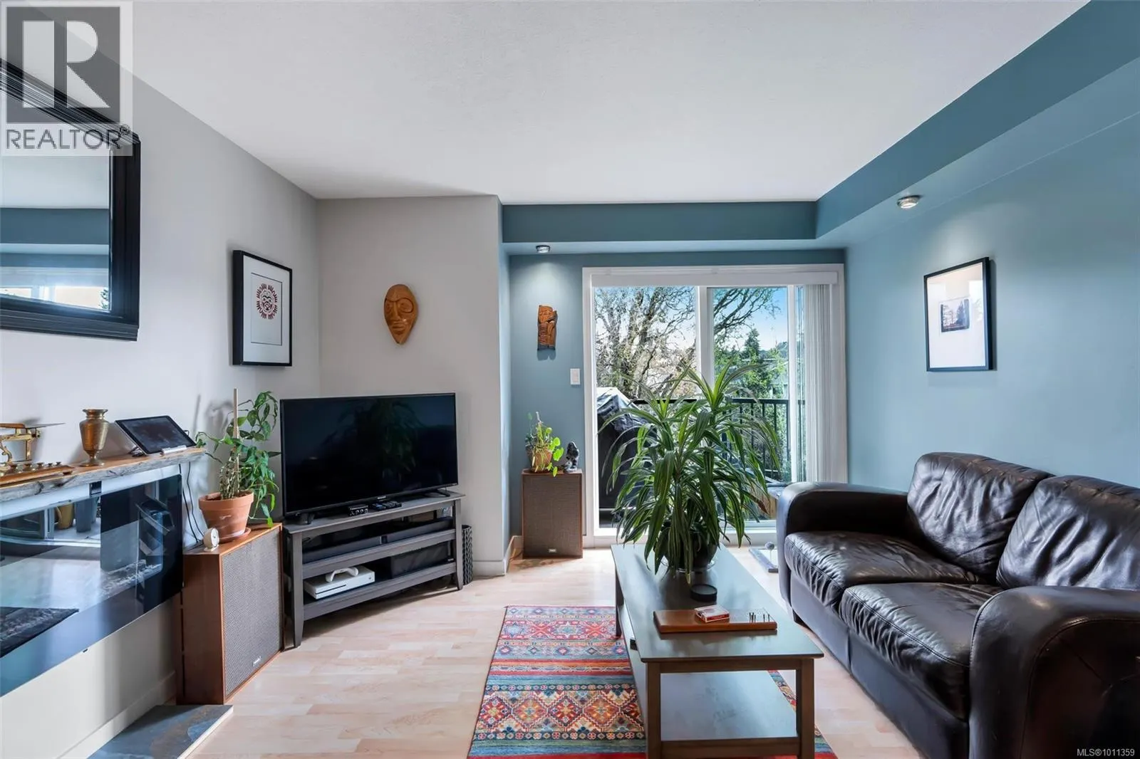 205 7070 West Saanich Rd