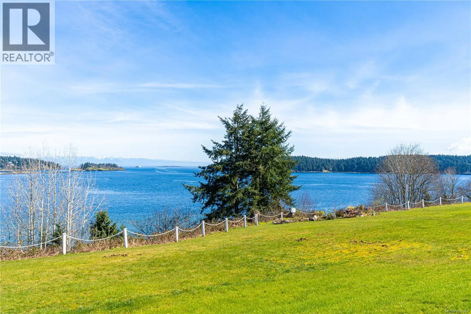 606 2562 Departure Bay Rd
