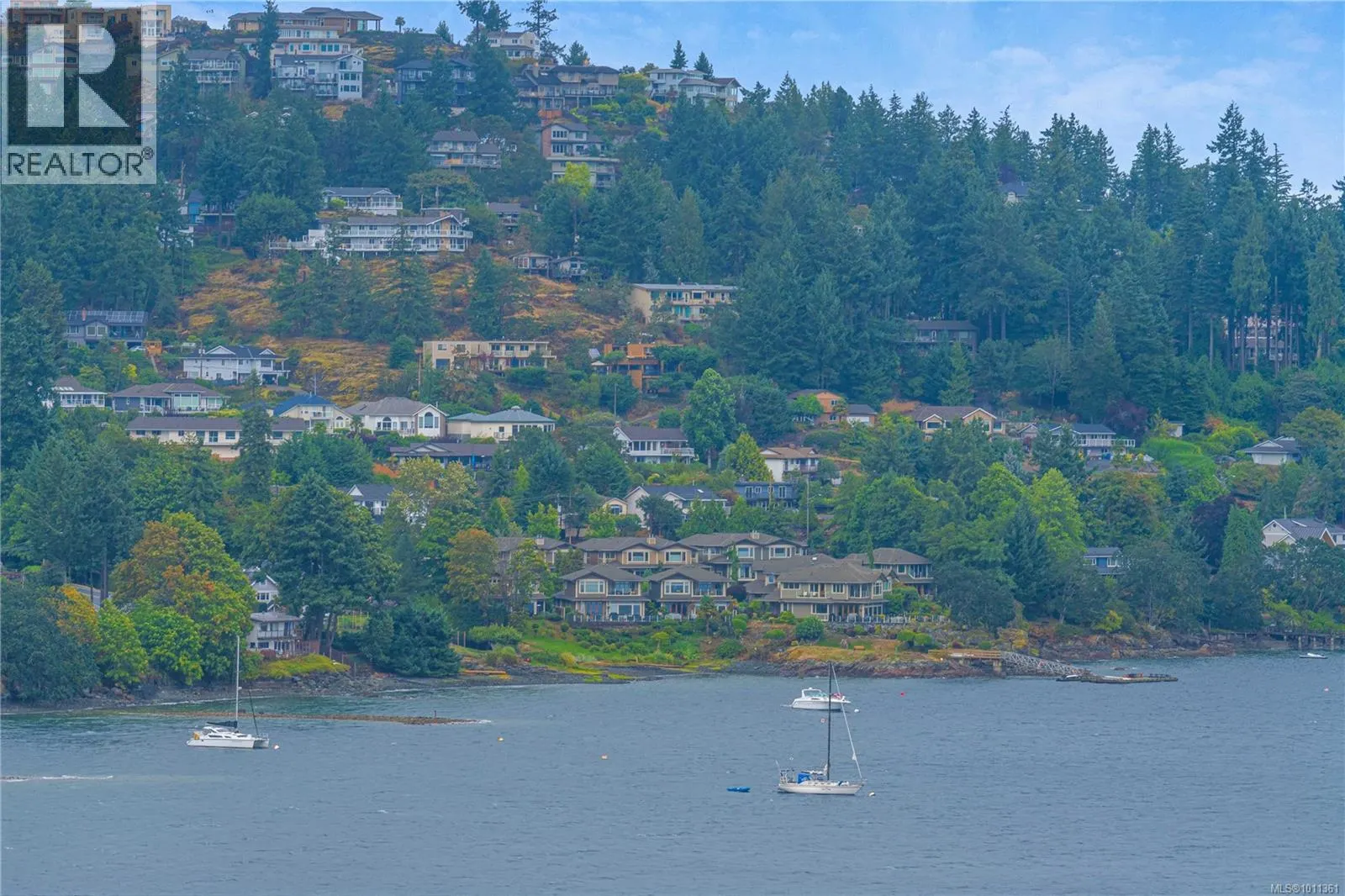 606 2562 Departure Bay Rd
