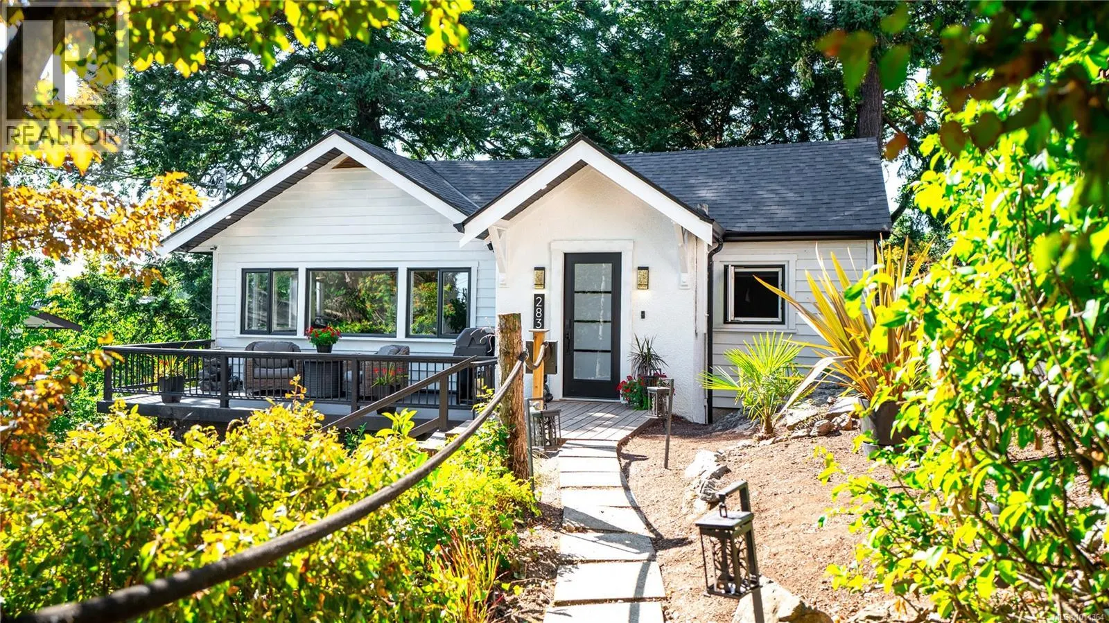 2838 Parkview Dr