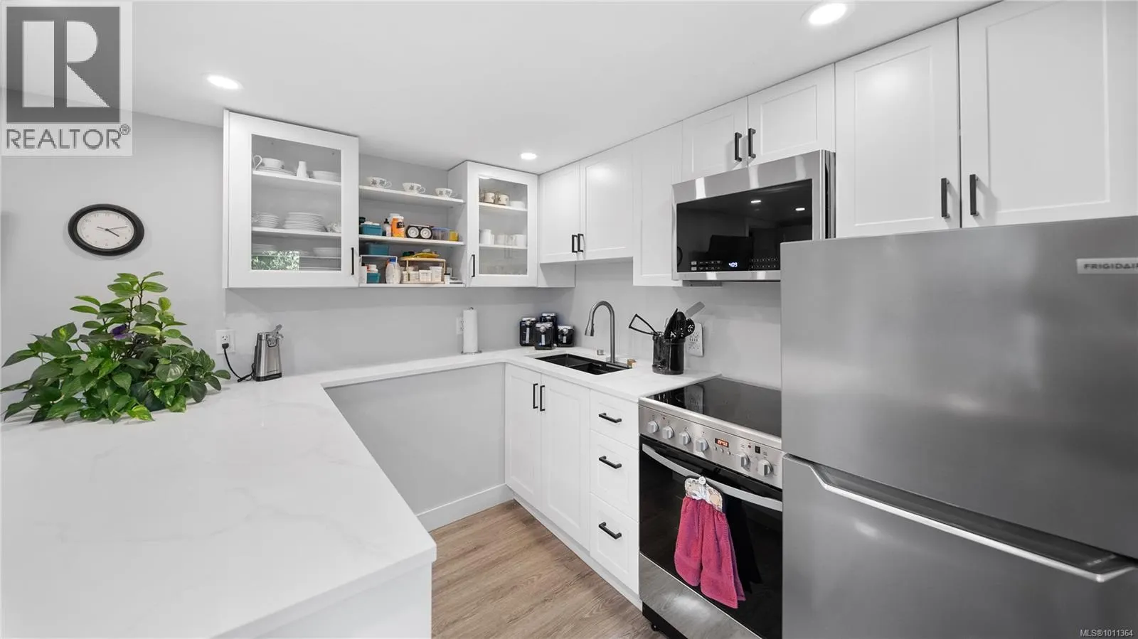 2838 Parkview Dr