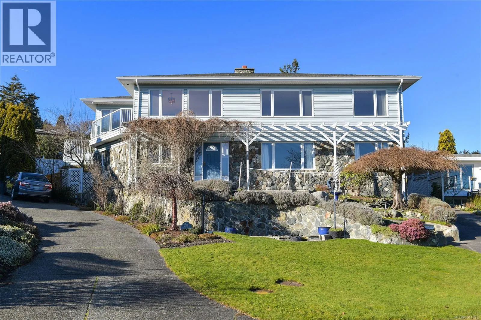 2723 Hibbens Close