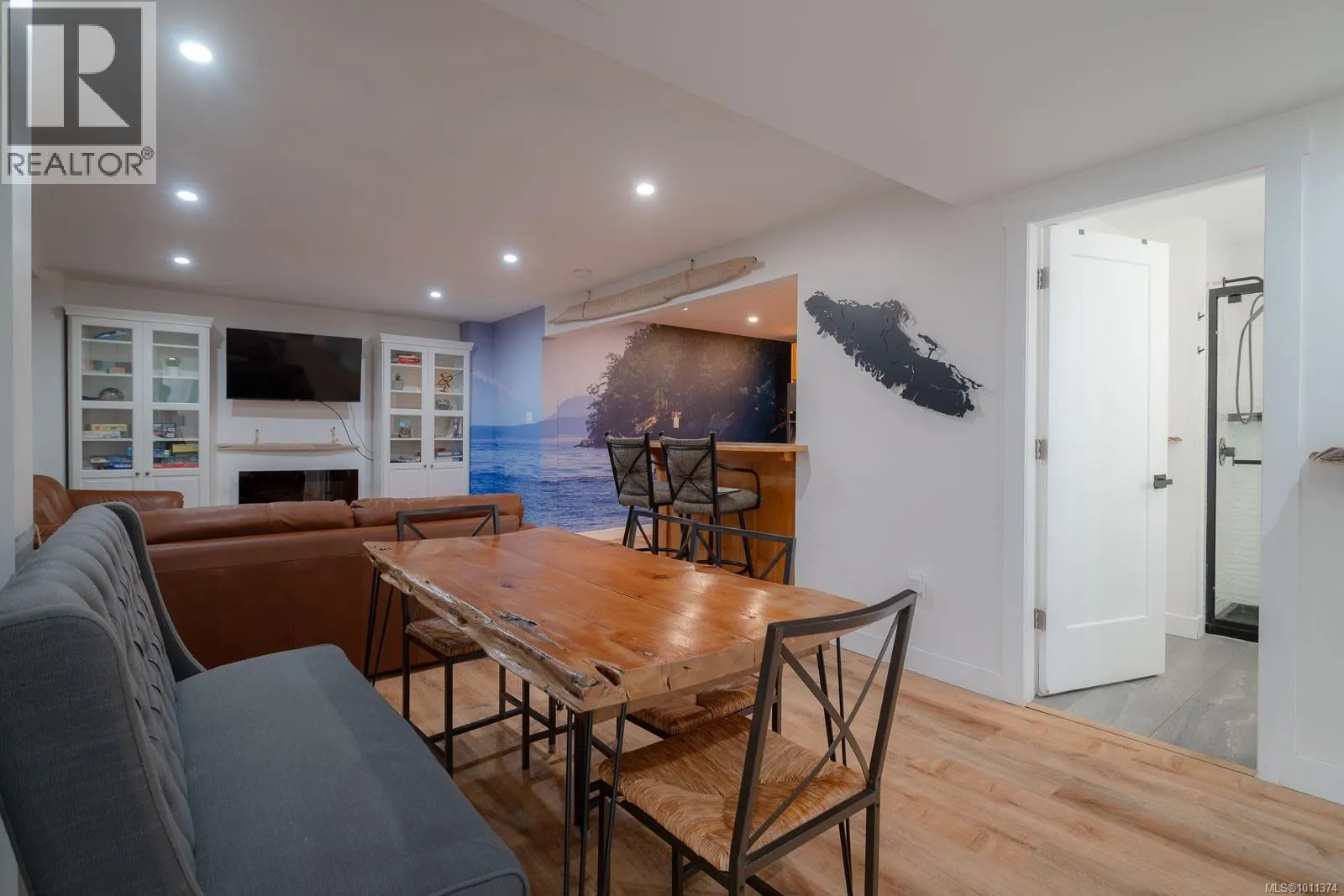 1025 Maple Lane Dr