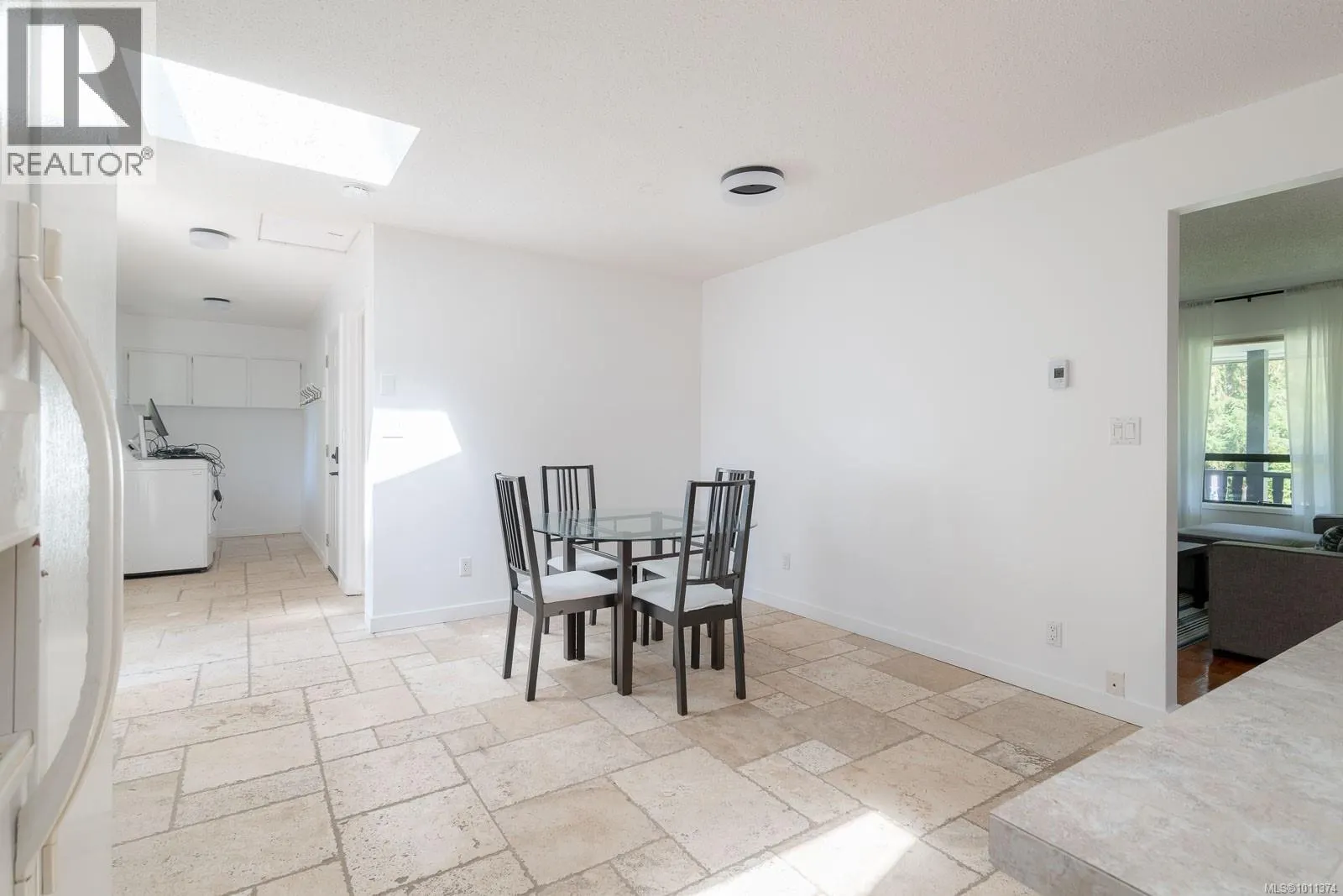 1025 Maple Lane Dr