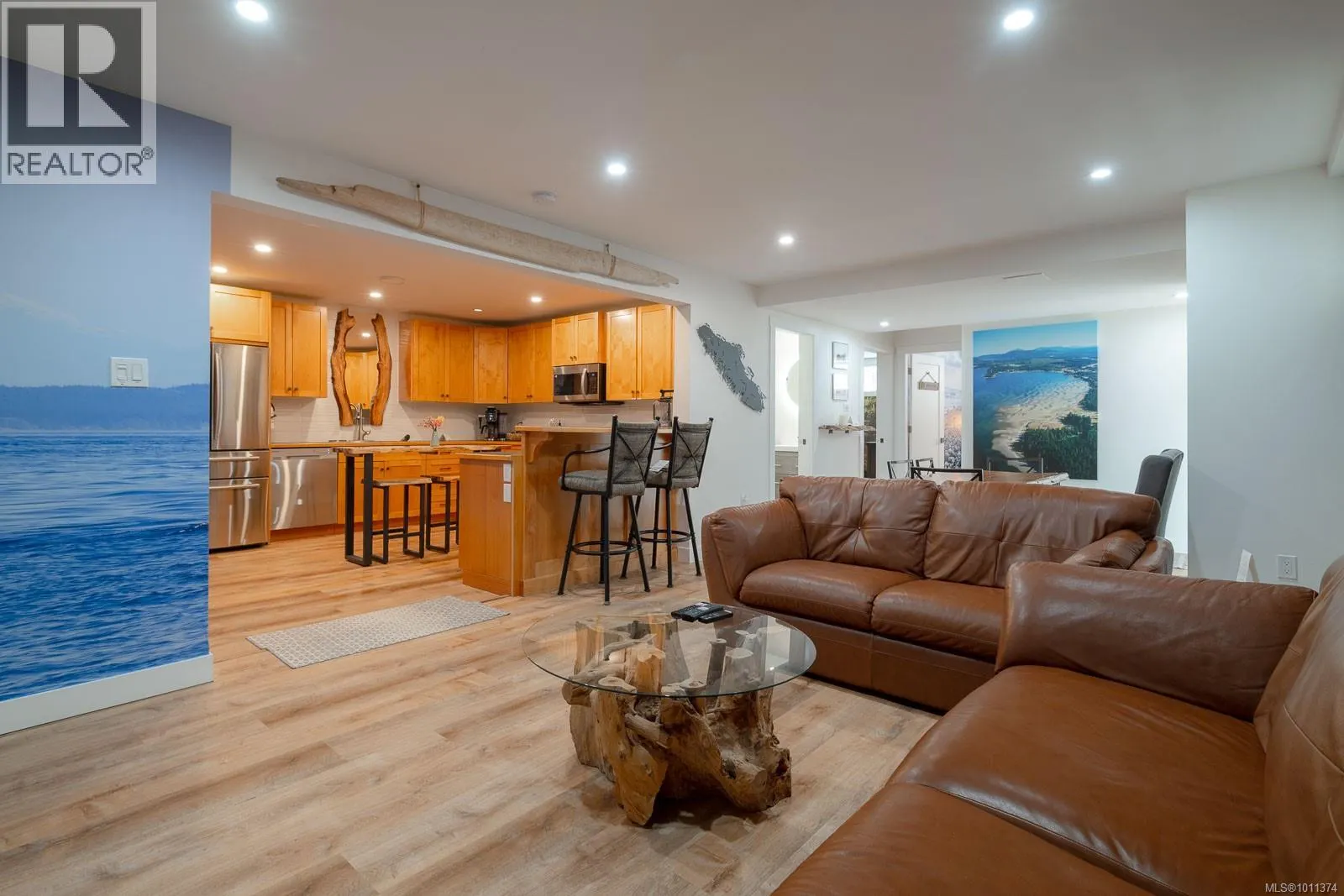 1025 Maple Lane Dr
