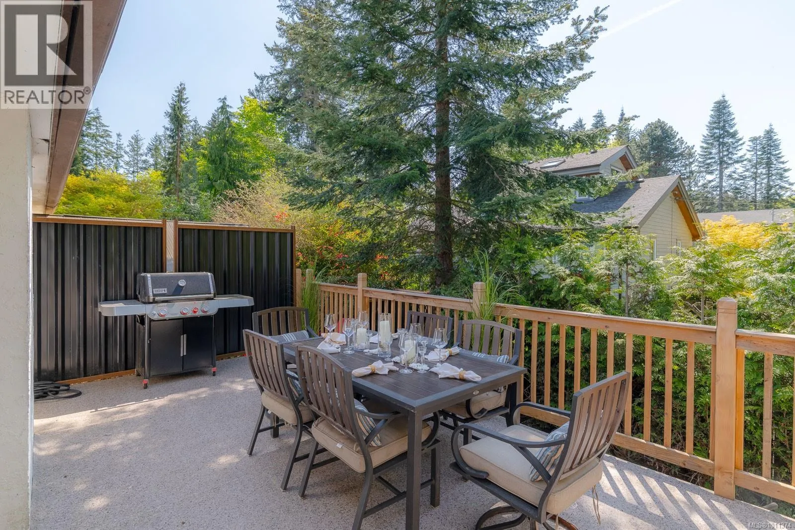 1025 Maple Lane Dr