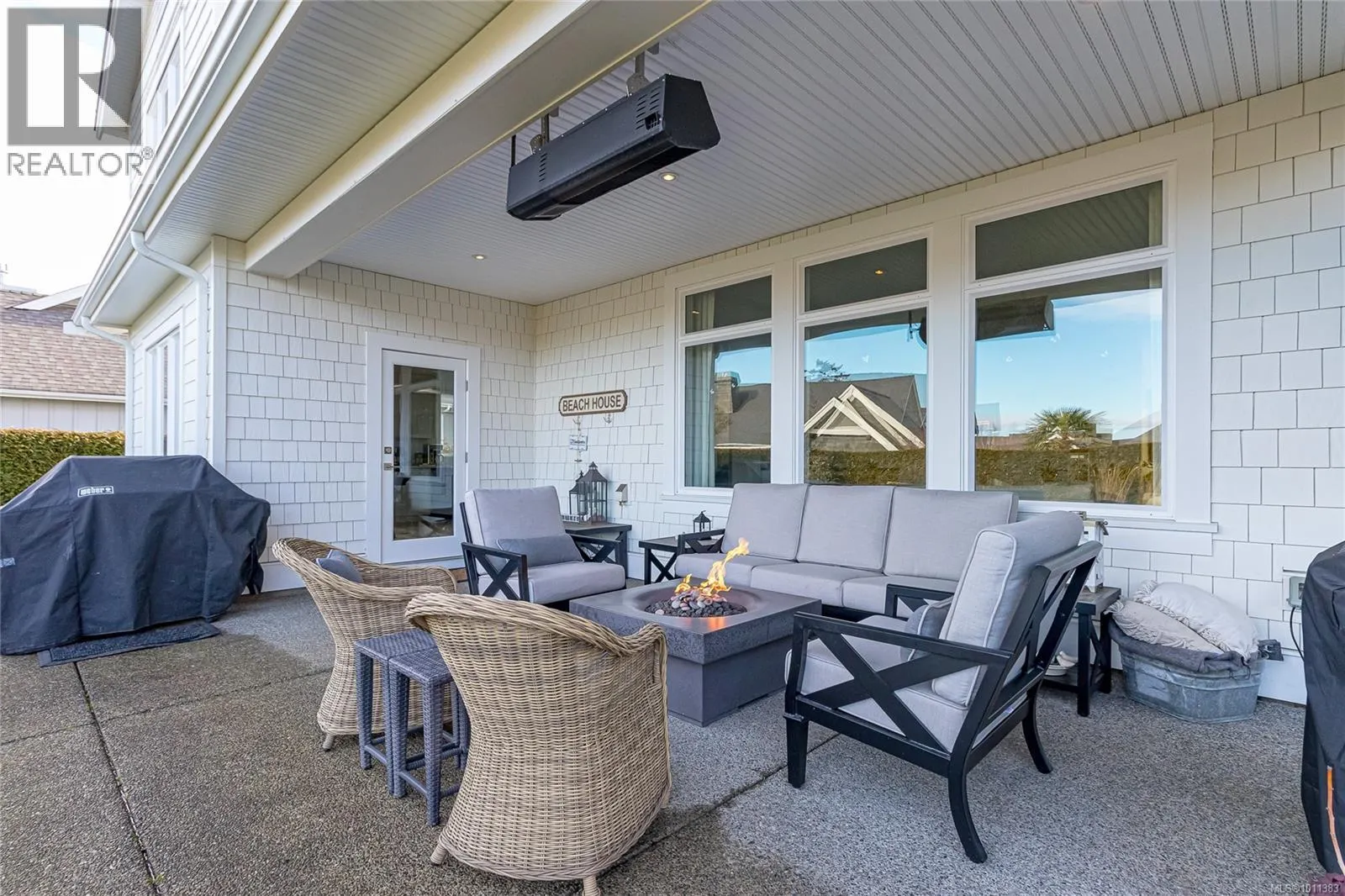 815 Bluffs Dr