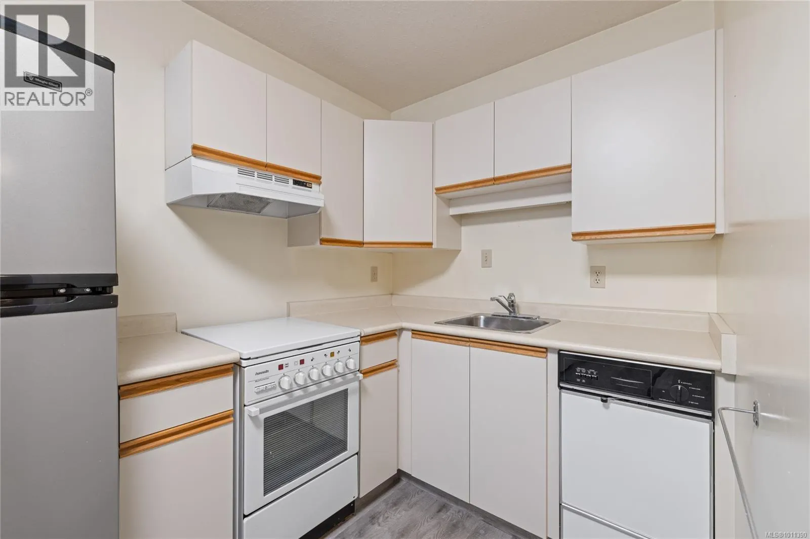 2450 Nanoose Rd