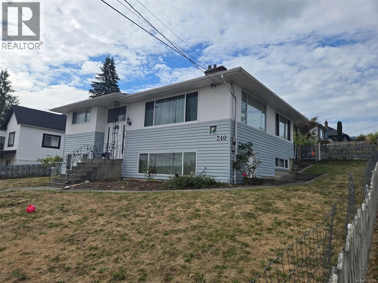 240 2nd Ave