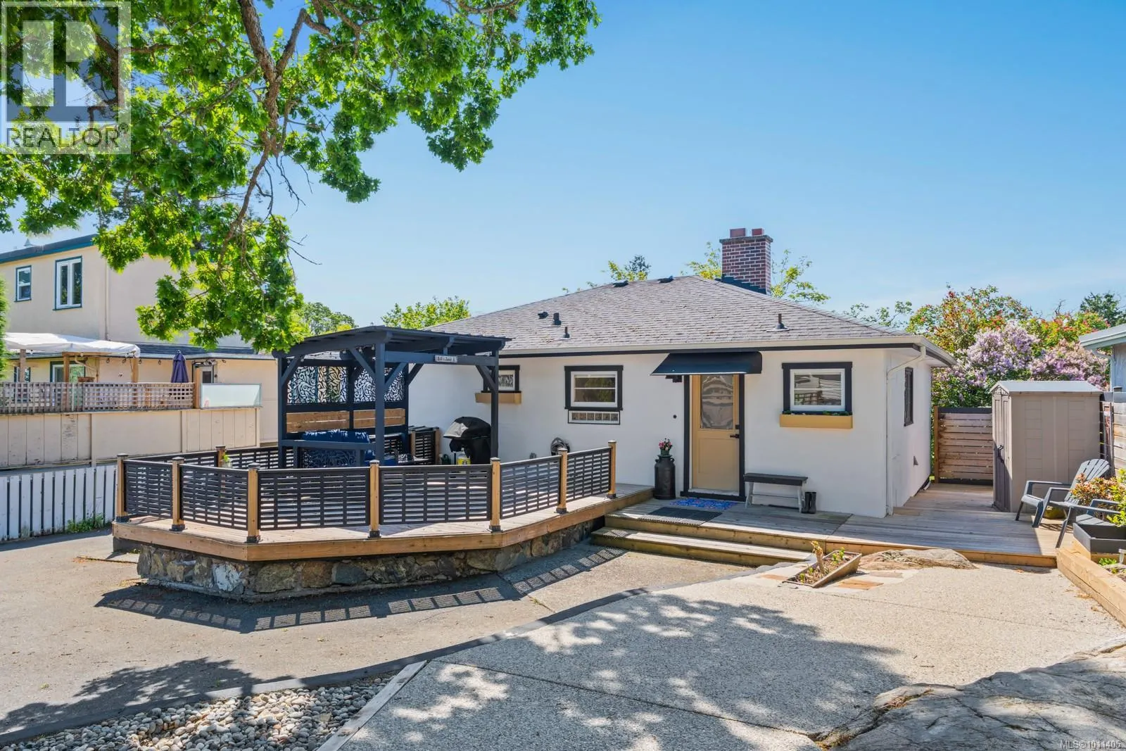 727 Craigflower Rd