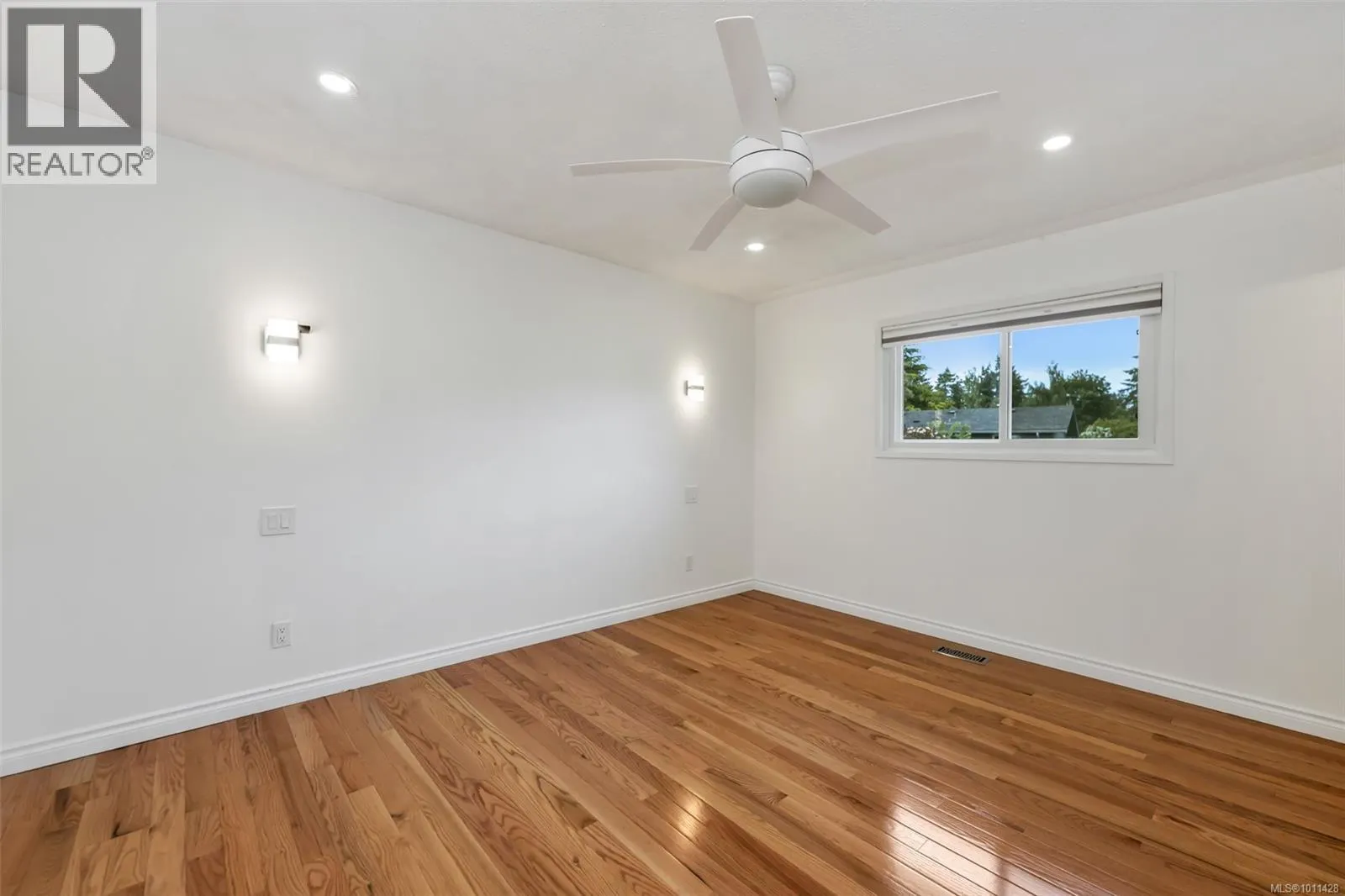 1616 Sarita Pl