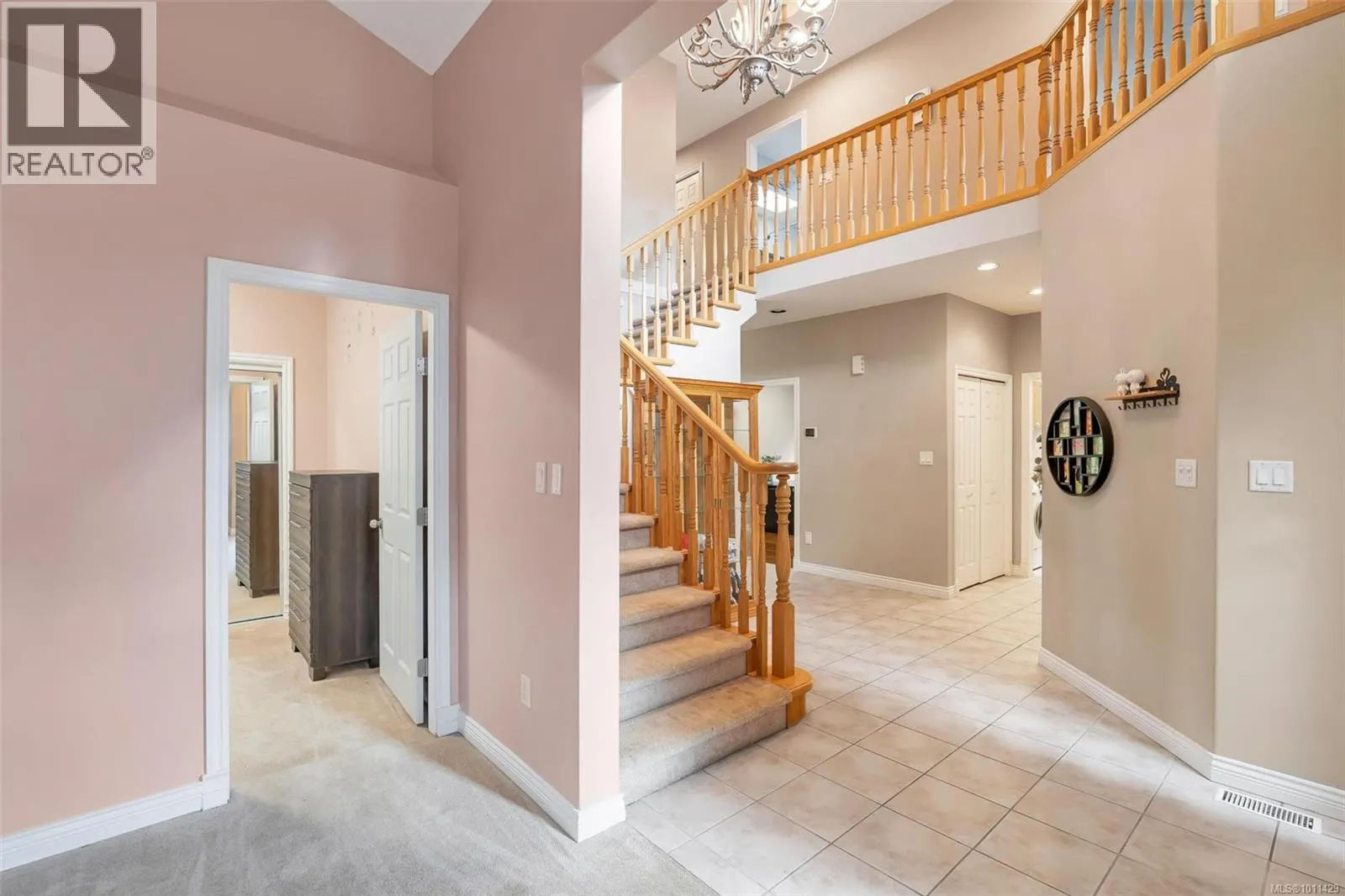 4248 Oakview Close