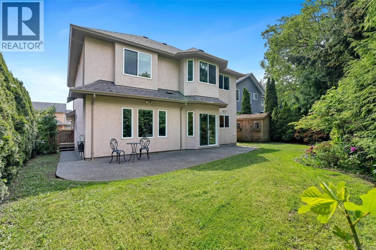 4248 Oakview Close
