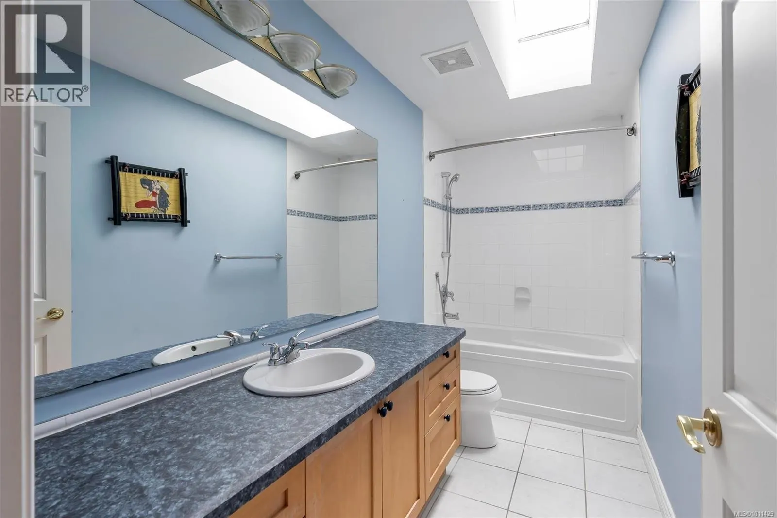 4248 Oakview Close