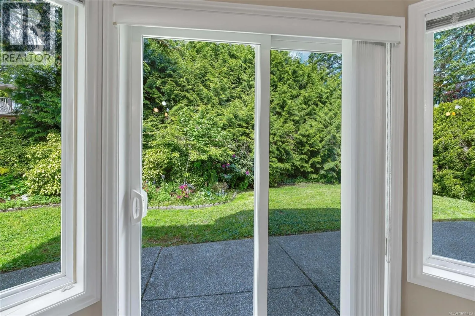 4248 Oakview Close
