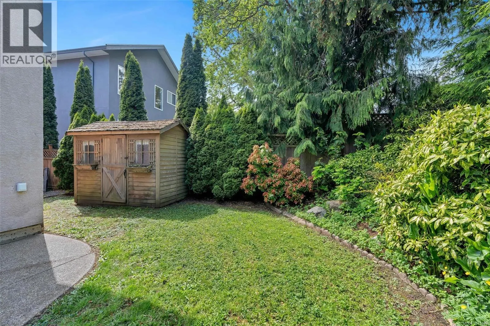 4248 Oakview Close