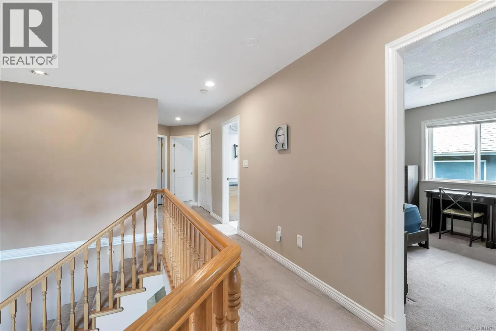 4248 Oakview Close