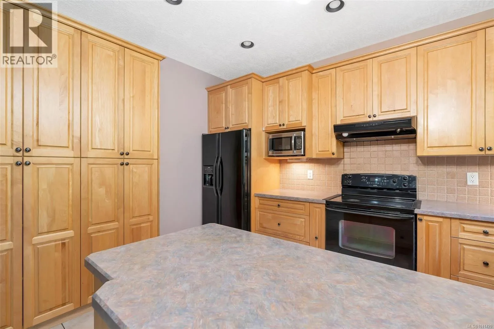 4248 Oakview Close