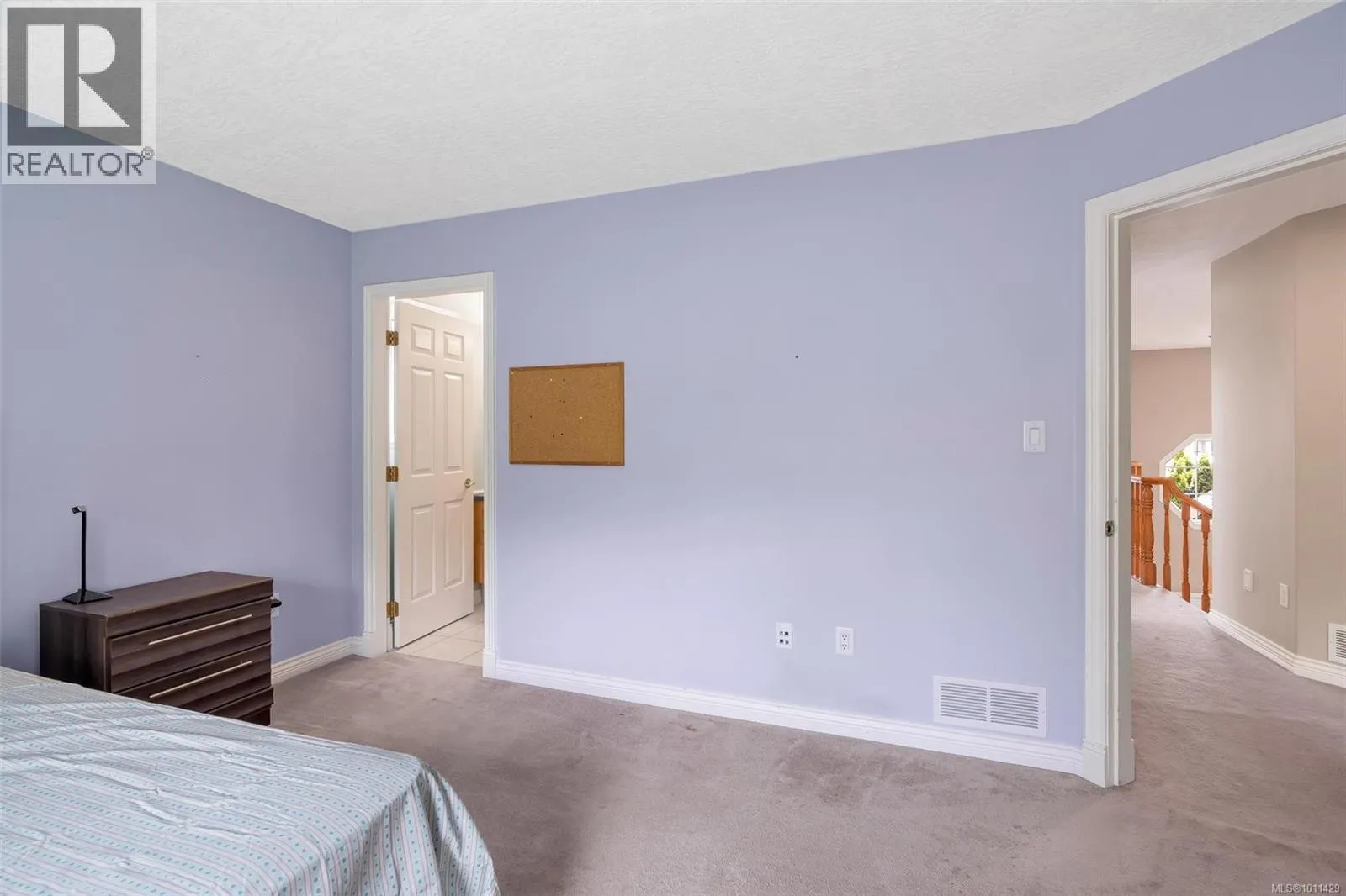 4248 Oakview Close