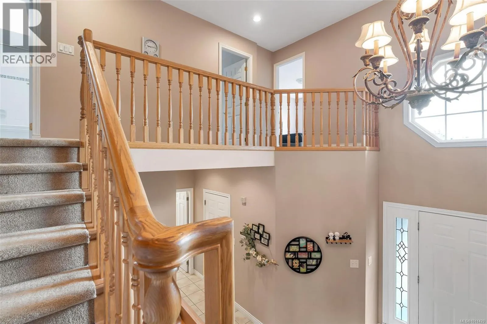 4248 Oakview Close