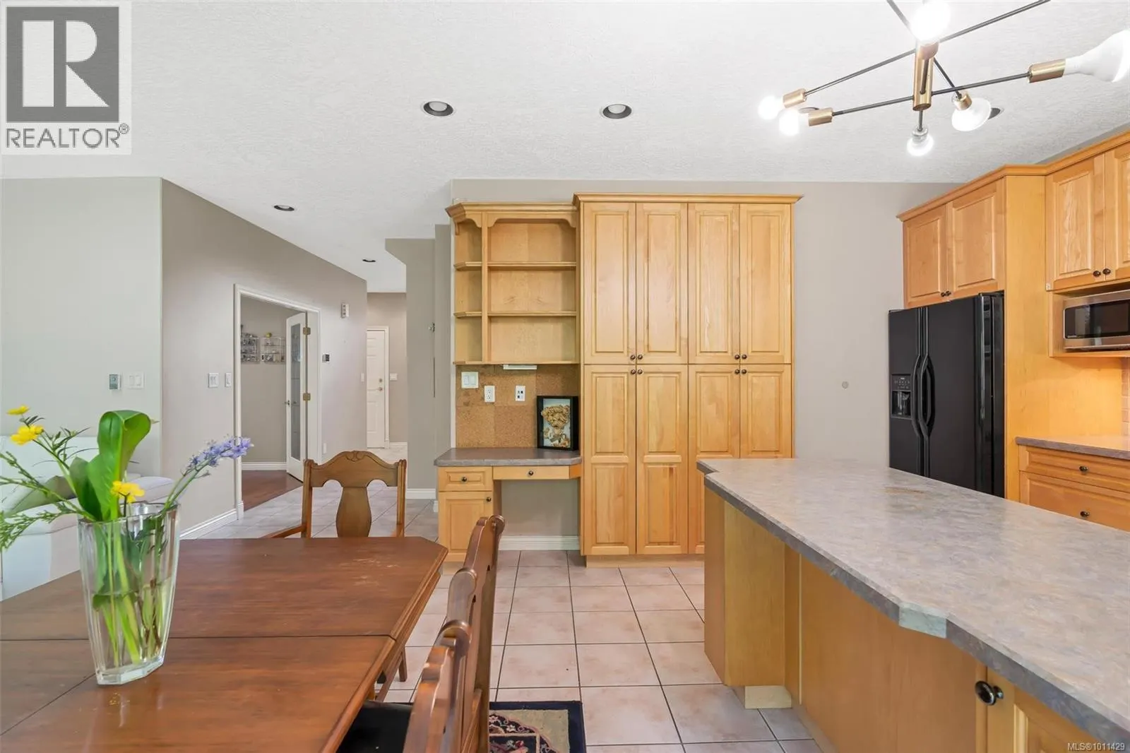 4248 Oakview Close