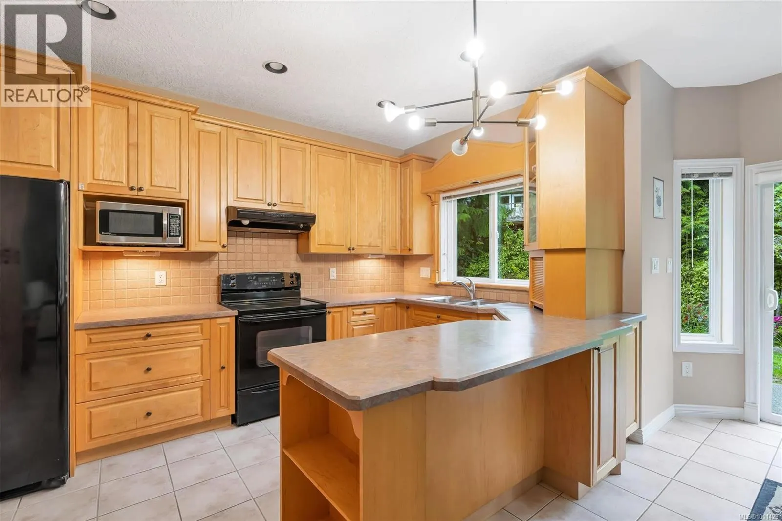 4248 Oakview Close