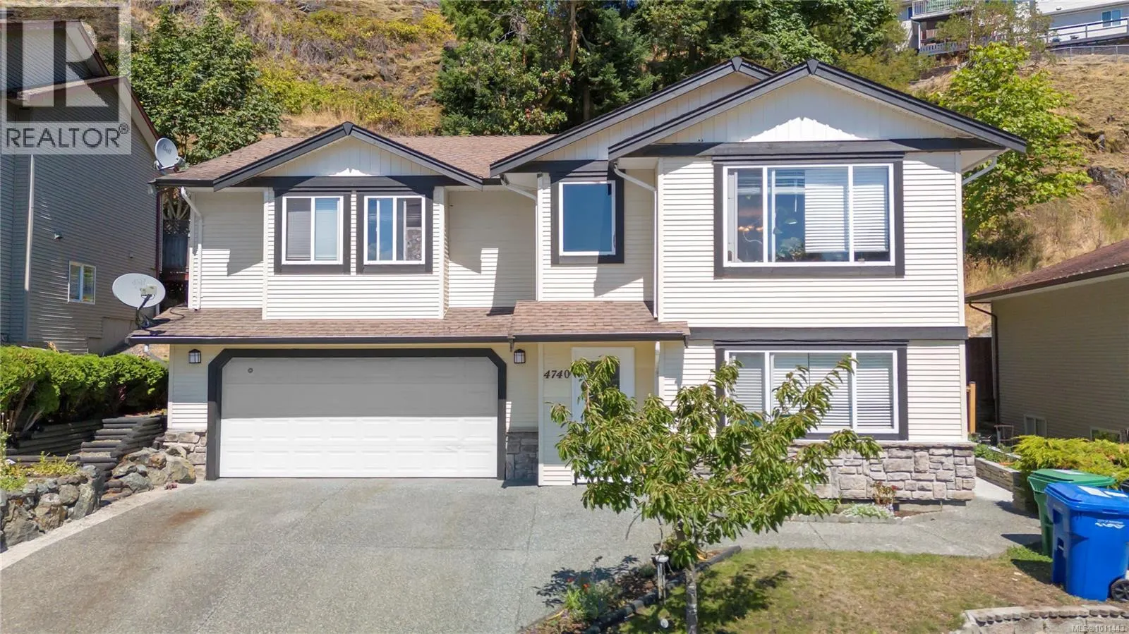 4740 Fairbrook Cres