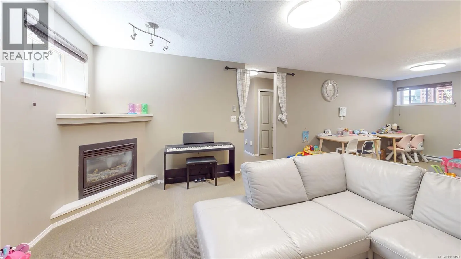 593 Kingsview Ridge