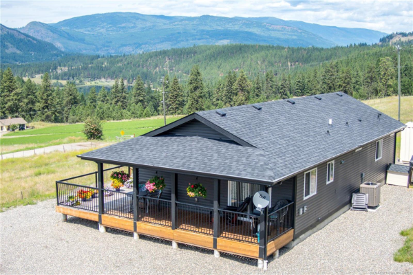 1325 Round Lake Road,, Armstrong