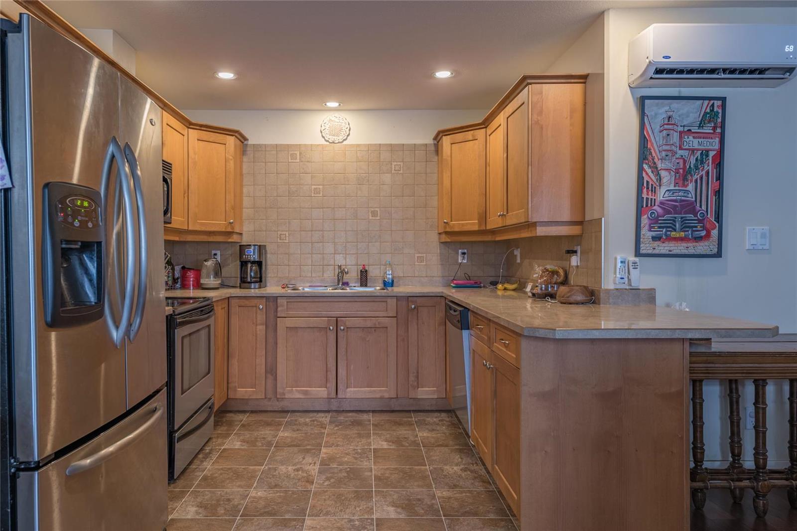 Listing 10239611 - Large Photo # 10