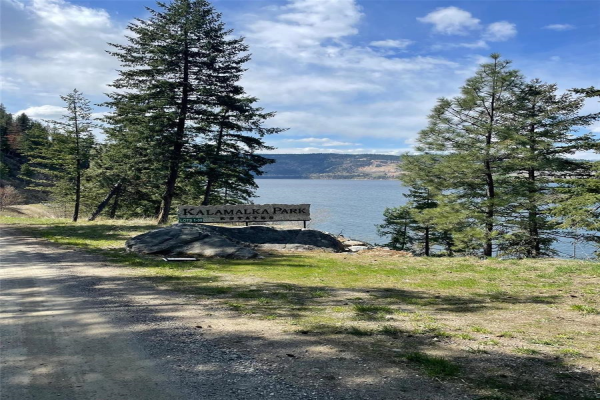 #8 5649 Cosens Bay Road,, Coldstream