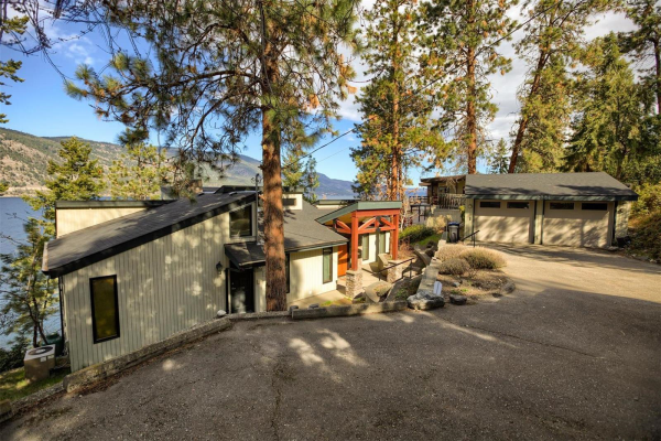2384 Dewdney Road,, Kelowna