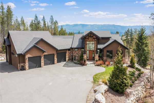 4880 56 Street, NW, Salmon Arm