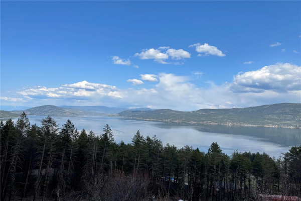 661 Attenborough Road,, Vernon