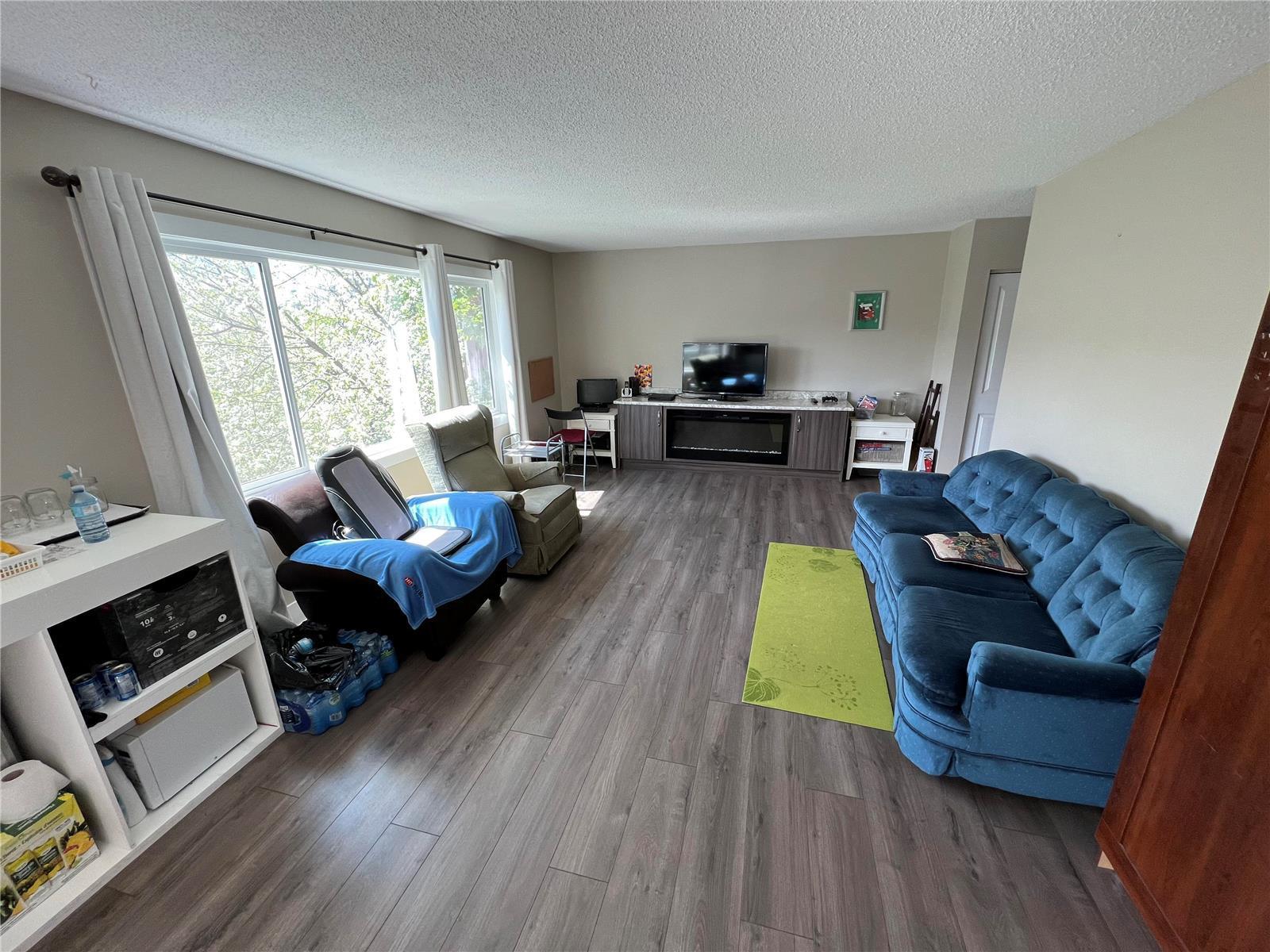 Listing 10252570 - Large Photo # 4