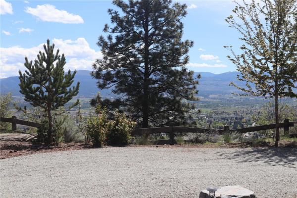 1193 Parkbluff Lane,, Kelowna