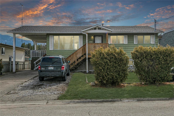 3313 Belaire Drive,, Armstrong