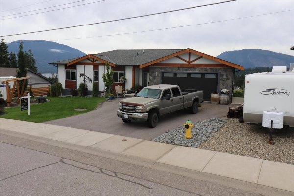 3181 Okanagan Avenue, NE, Salmon Arm