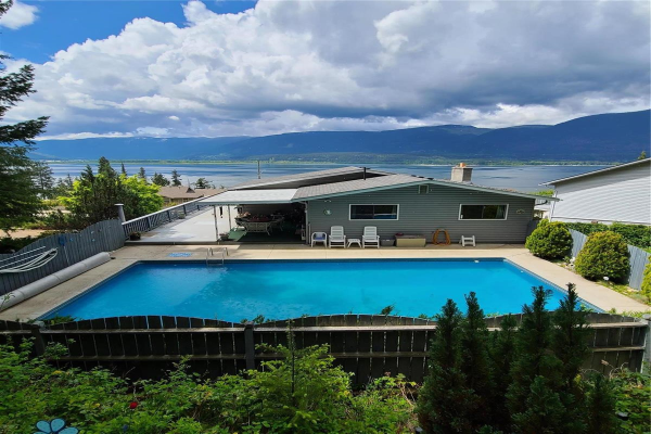 4390 Lakeshore Road, NE, Salmon Arm
