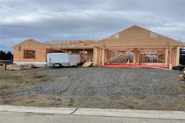1875 35 Street, NE, Salmon Arm