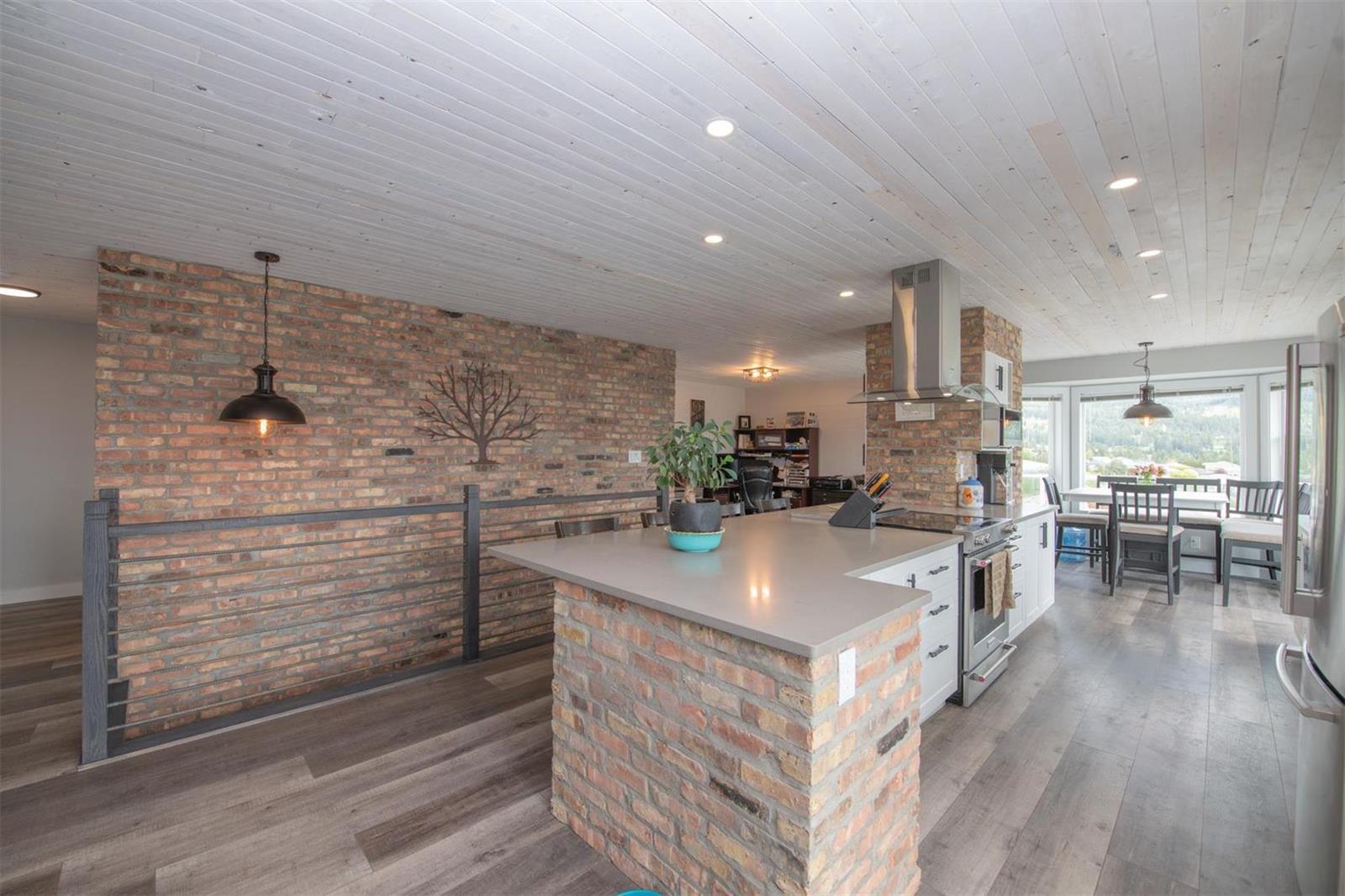 Listing 10256437 - Large Photo # 2