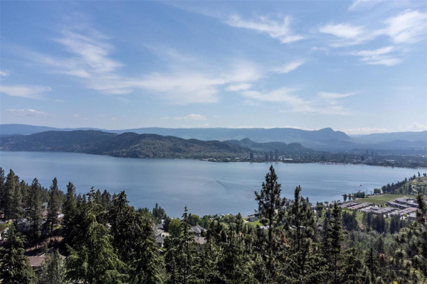 1525 Scott Crescent,, West Kelowna