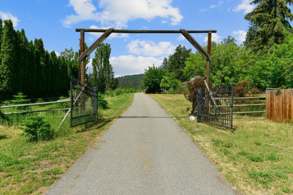 3196 Shetler Drive,, West Kelowna
