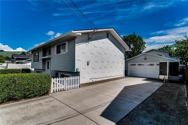4207 16 Avenue,, Vernon